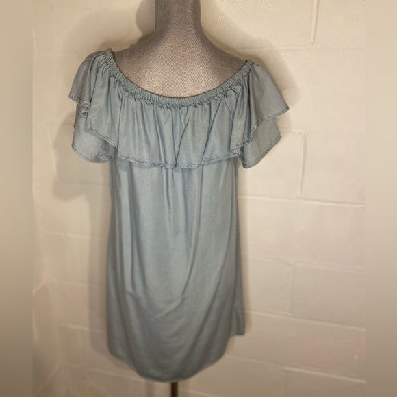 ⭐️Free Heart by Stitch Fix Light Blue Denim Ruffle Off-Shoulder Dress Sz small - Picture 5 of 8